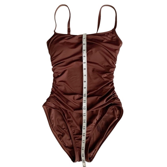 LA BLANCA One Piece Swimsuit! - Picture 2 of 6